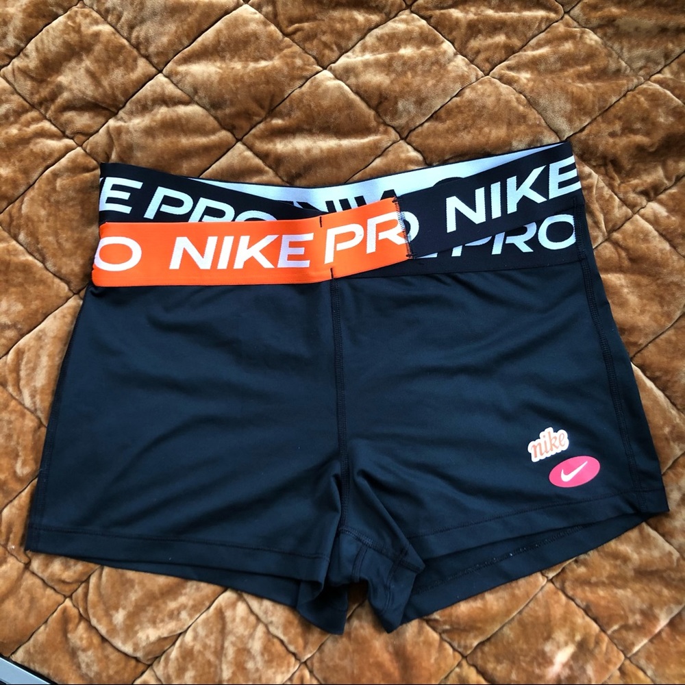 Nike Pro Crossover-Waistband Shorts